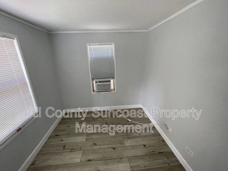 Apartment for rent at 1830 27th Ave N E, Saint Petersburg, FL 33713