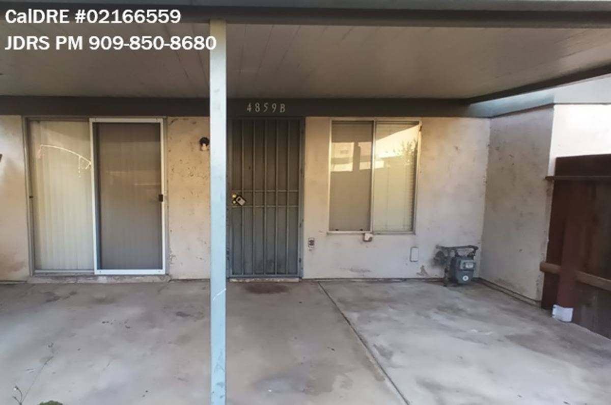 Townhouse for rent at 4859 Jackson St, Riverside, CA 92503