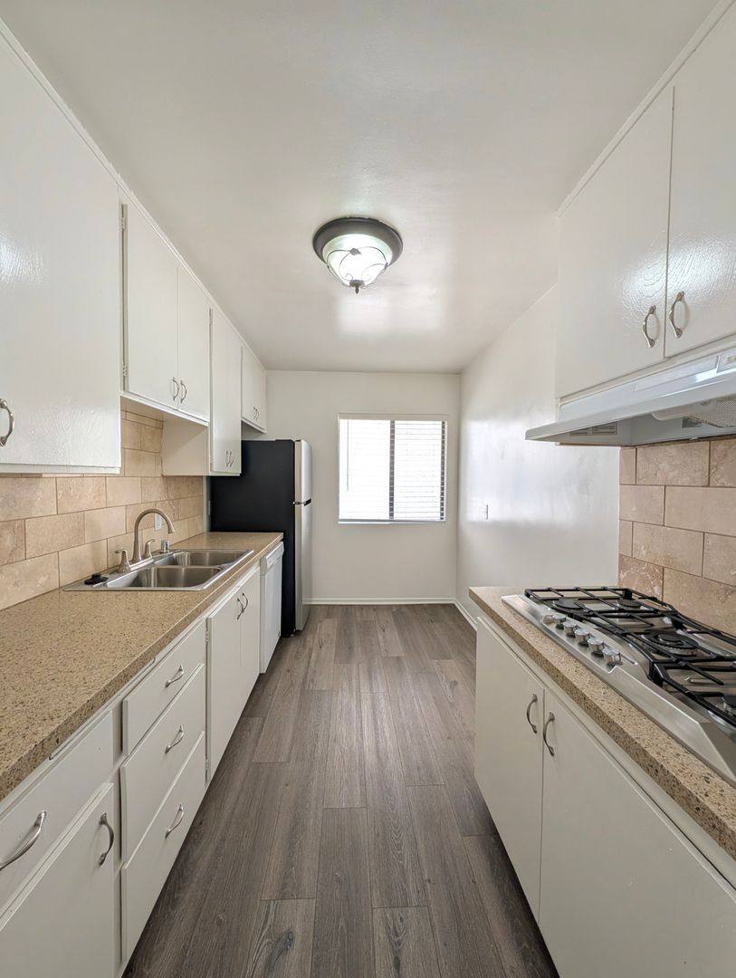 Apartment for rent at 14646 Dickens St, Sherman Oaks, CA 91403