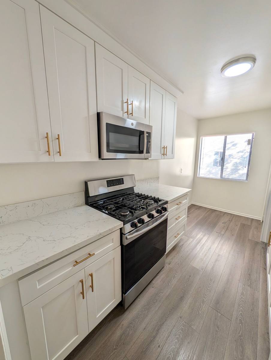 Apartment for rent at 14646 Dickens St, Sherman Oaks, CA 91403
