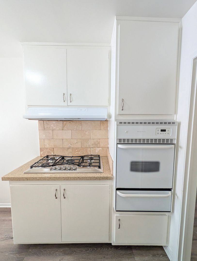 Apartment for rent at 14646 Dickens St, Sherman Oaks, CA 91403
