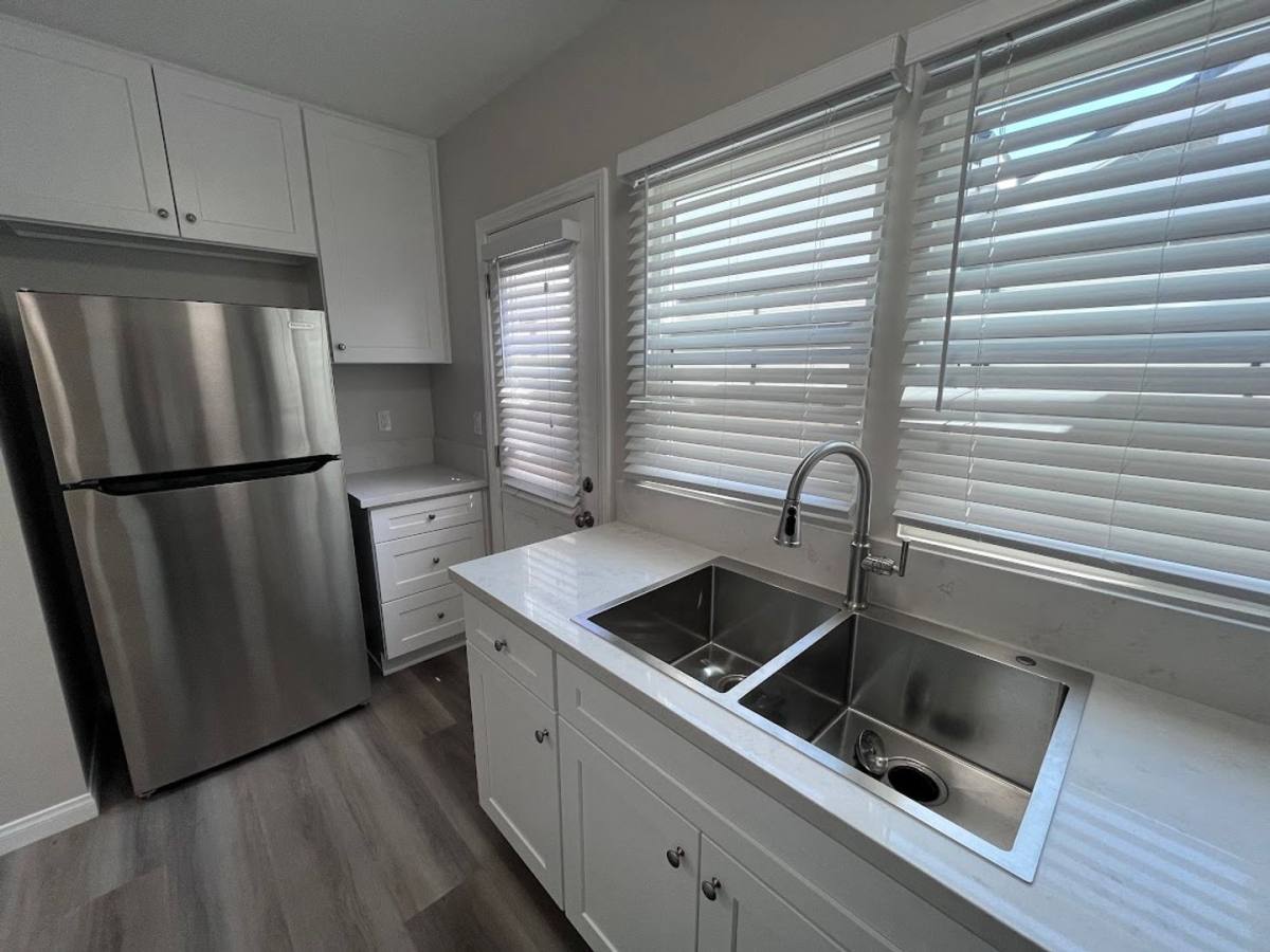 Apartment for rent at 5601 Ocean Blvd, Long Beach, CA 90803