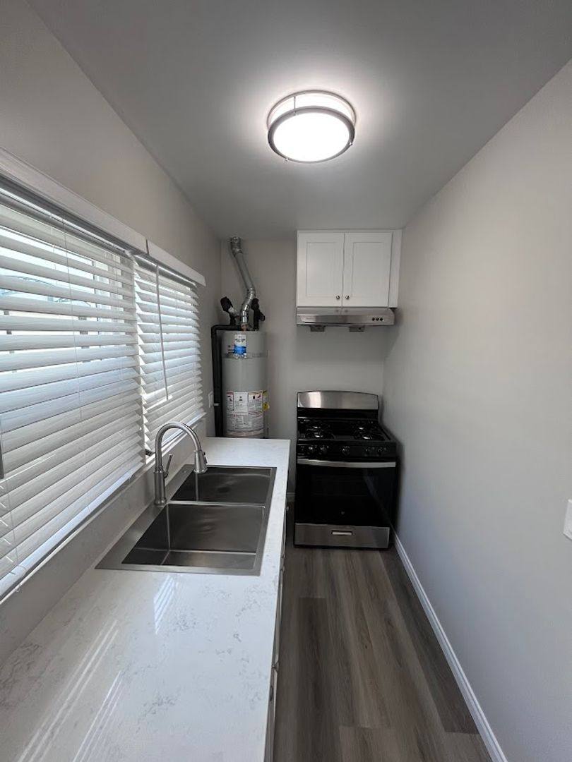 Apartment for rent at 5601 Ocean Blvd, Long Beach, CA 90803