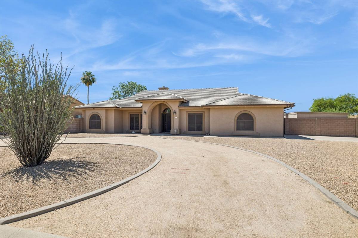 House for rent at 9033 W Patrick Lane, Peoria, AZ 85383