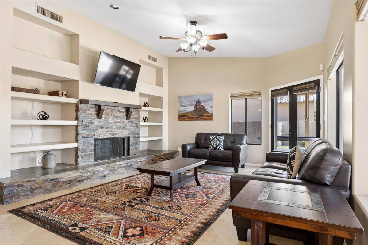 House for rent at 9033 W Patrick Lane, Peoria, AZ 85383