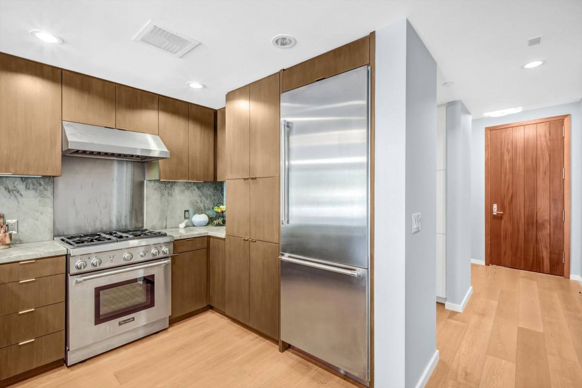Condo for rent at 1705 Ocean Ave, Santa Monica, CA 90401