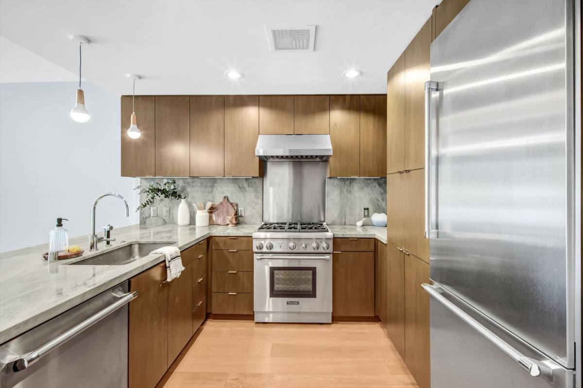 Condo for rent at 1705 Ocean Ave, Santa Monica, CA 90401