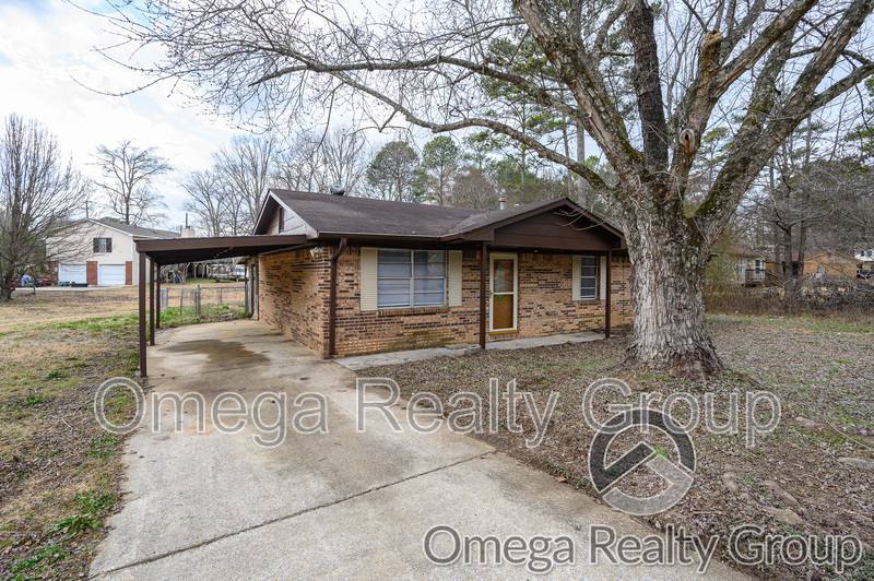 House for rent at 6021 Dewey Heights Rd, Pinson, AL 35126
