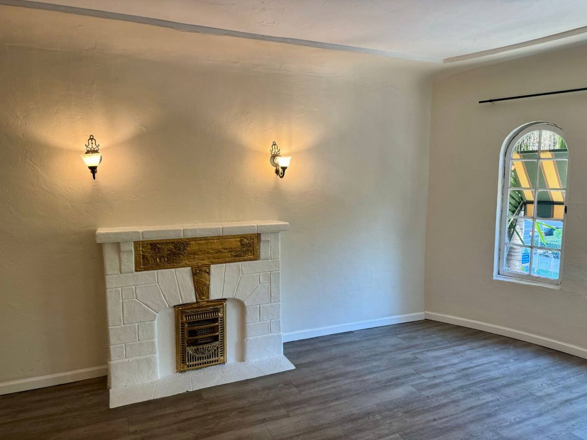 Apartment for rent at 409 W 3rd St, Long Beach, CA 90802