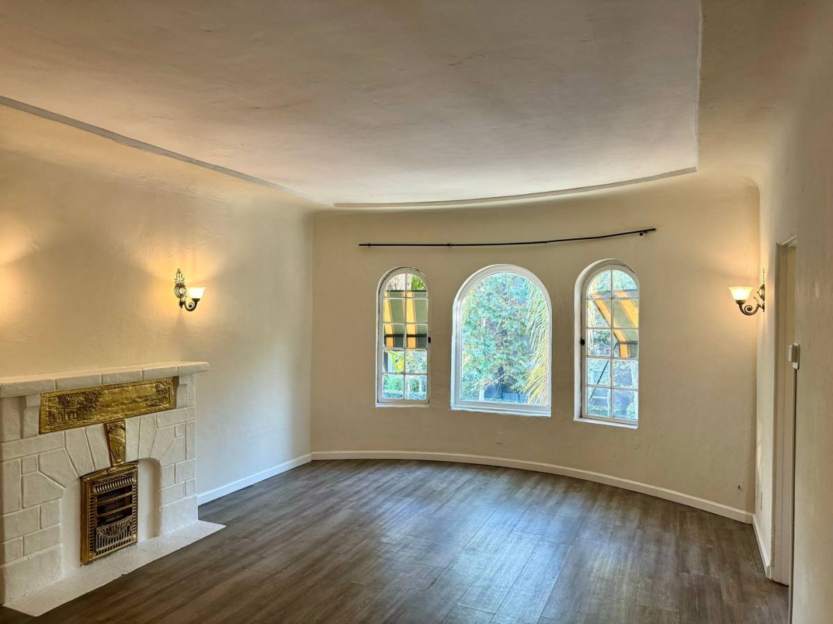 Apartment for rent at 409 W 3rd St, Long Beach, CA 90802
