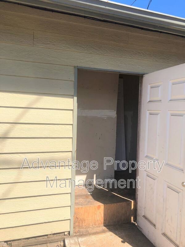 House for rent at 289 N Main St, Lebanon, OR 97355