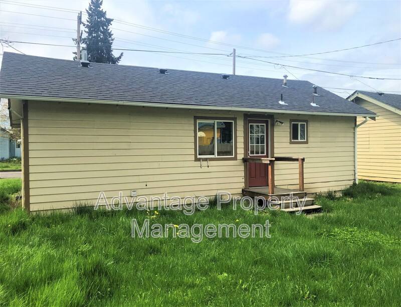 House for rent at 289 N Main St, Lebanon, OR 97355
