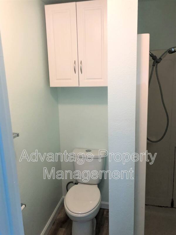 House for rent at 289 N Main St, Lebanon, OR 97355