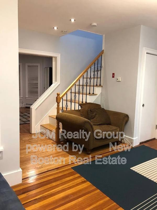 Townhouse for rent at 18 W St #1 1st Floor, Everett, MA 02149