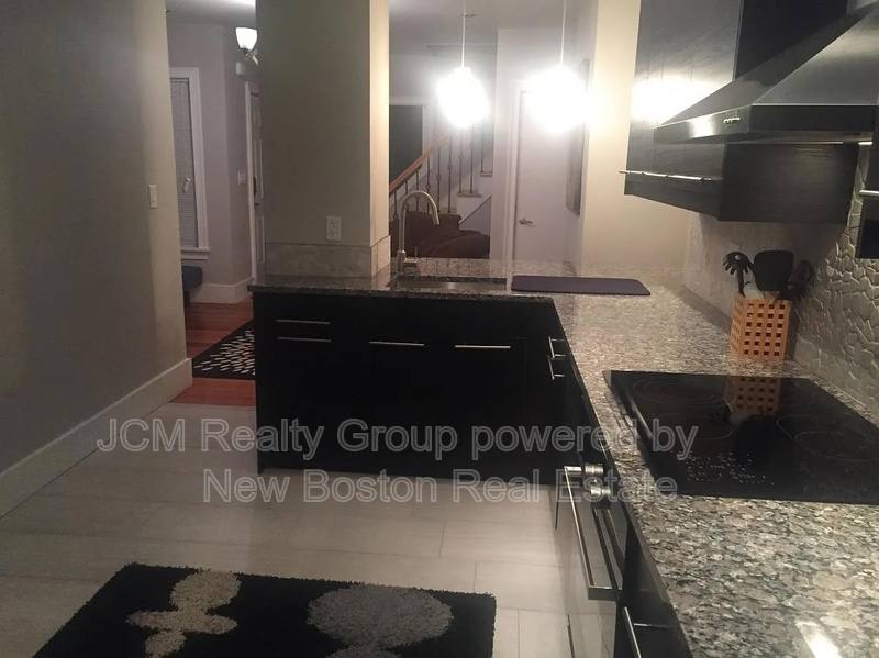 Townhouse for rent at 18 W St #1 1st Floor, Everett, MA 02149