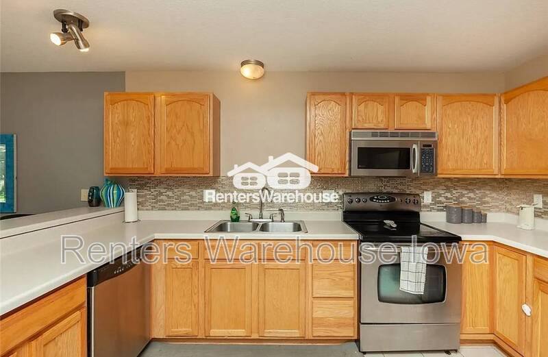 Townhouse for rent at 3799 Village Run Dr #307, Des Moines, IA 50317