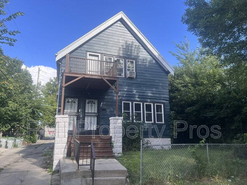 Apartment for rent at 1536 N 38th St, Milwaukee, WI 53208