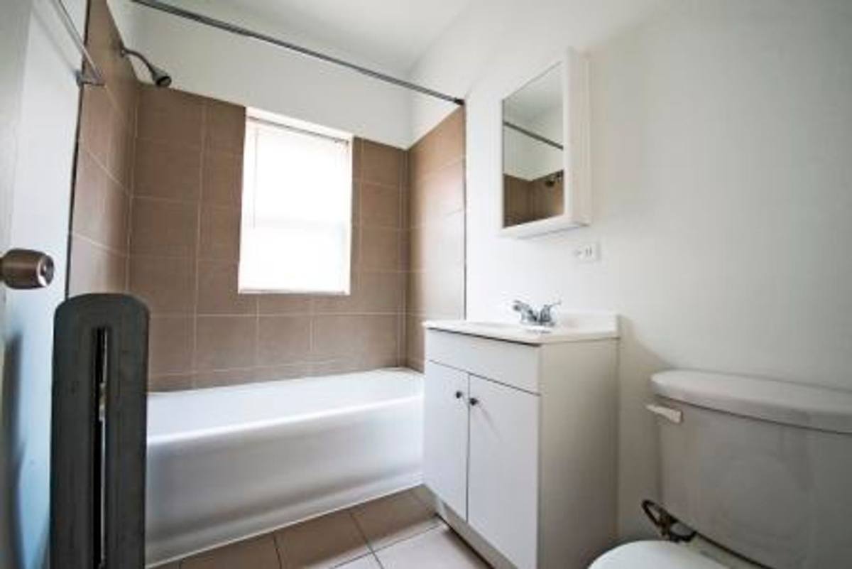Apartment for rent at 1448 W 83rd, Chicago, IL 60620