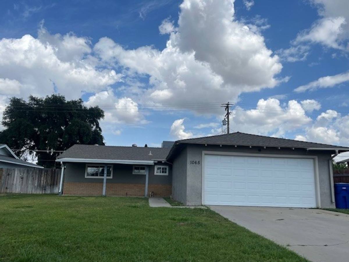House for rent at 1065 Lassen Dr, Hanford, CA 93230