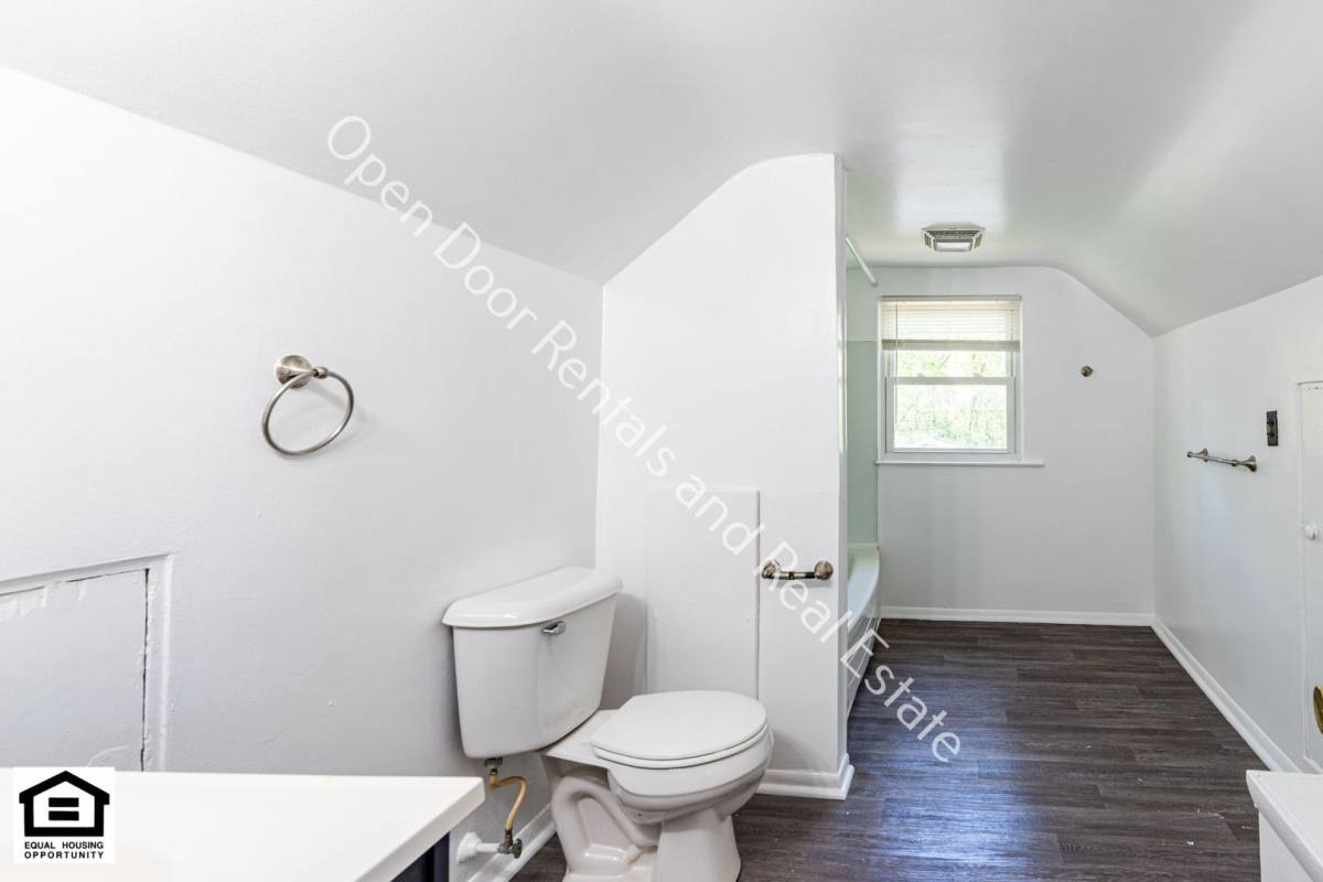 Apartment for rent at 3112 Thompson St, Fort Wayne, IN 46807