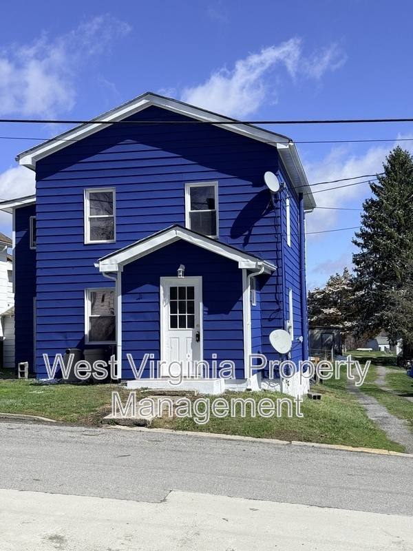 Apartment for rent at 304 N 3rd St, Princeton, WV 24740