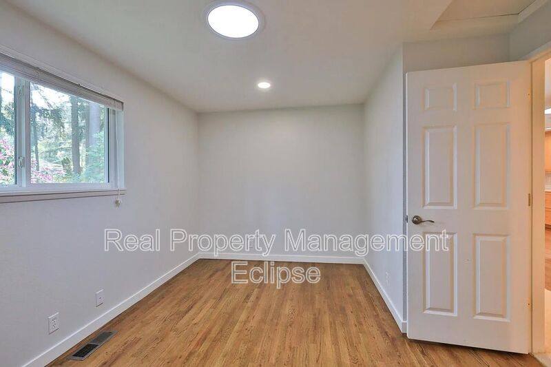 House for rent at 4126 161st Ave SE, Bellevue, WA 98006
