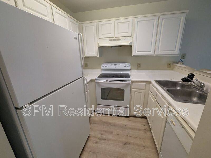 Townhouse for rent at 5147 Lampost Circle, Wilmington, NC 28403