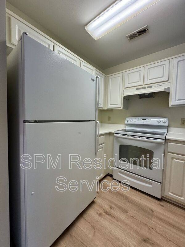 Townhouse for rent at 5147 Lampost Circle, Wilmington, NC 28403