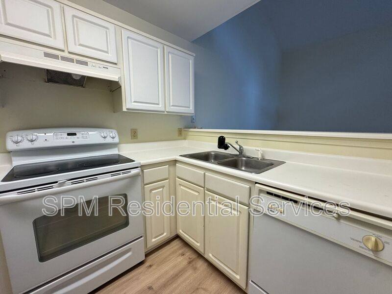Townhouse for rent at 5147 Lampost Circle, Wilmington, NC 28403