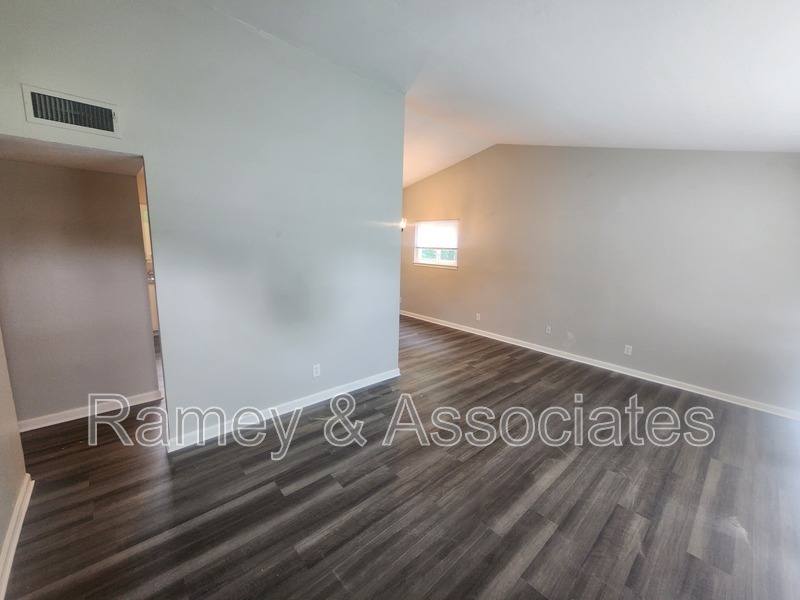 House for rent at 13217 Forge Circle, Louisville, KY 40272