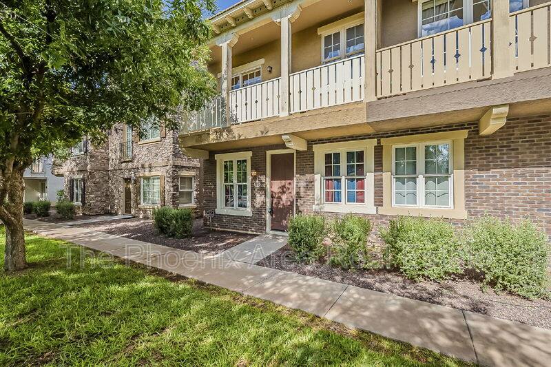 Townhouse for rent at 885 S Osborn Lane, Gilbert, AZ 85296