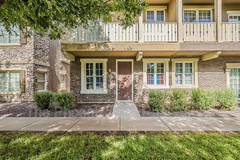 Townhouse for rent at 885 S Osborn Lane, Gilbert, AZ 85296