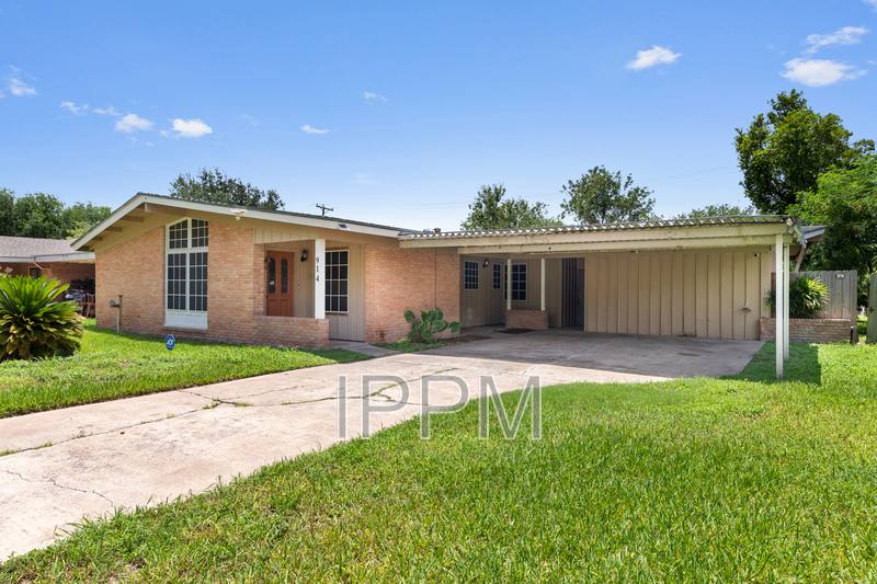House for rent at 914 E Carrol, Harlingen, TX 78550