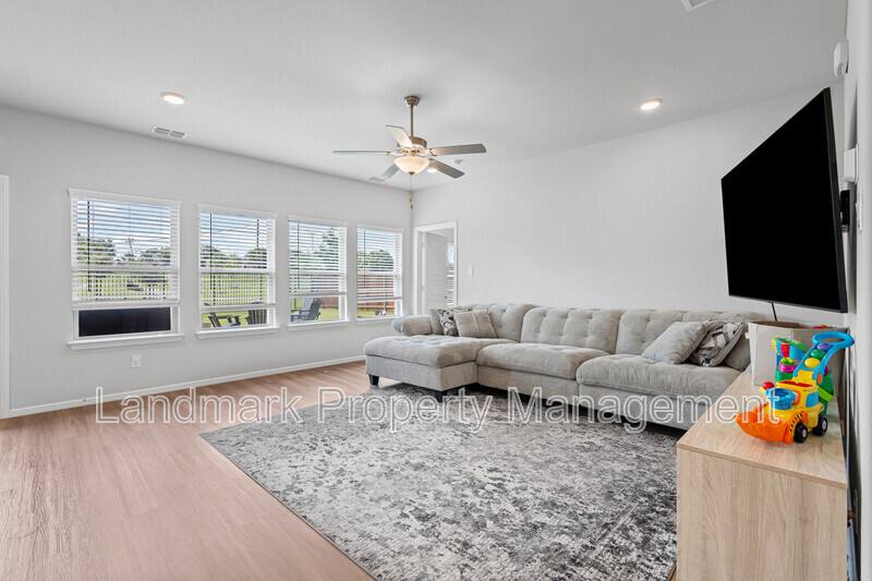 House for rent at 1206 Fox Chase Dr, Mansfield, TX 76063