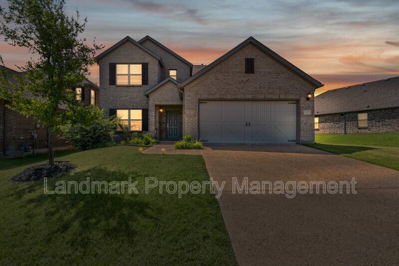 House for rent at 1206 Fox Chase Dr, Mansfield, TX 76063