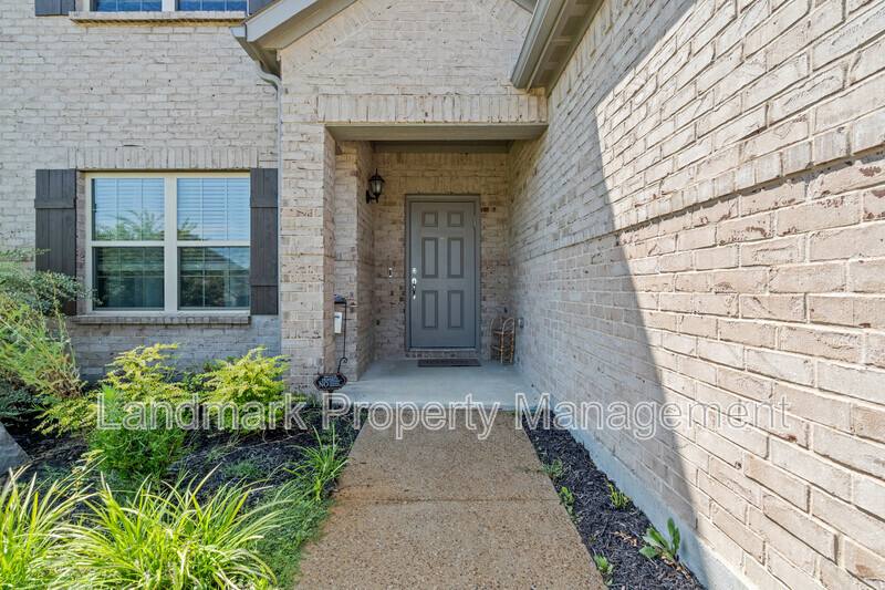 House for rent at 1206 Fox Chase Dr, Mansfield, TX 76063