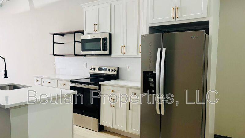 Apartment for rent at 1836-1838 S 10th St, Saint Louis, MO 63104