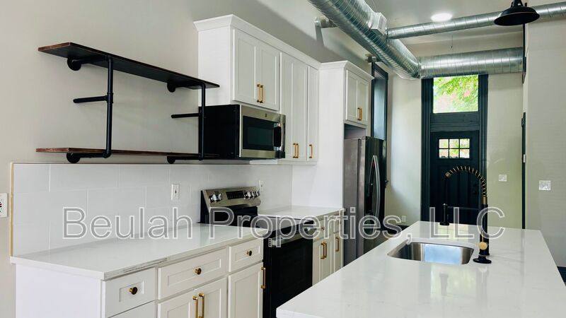Apartment for rent at 1836-1838 S 10th St, Saint Louis, MO 63104