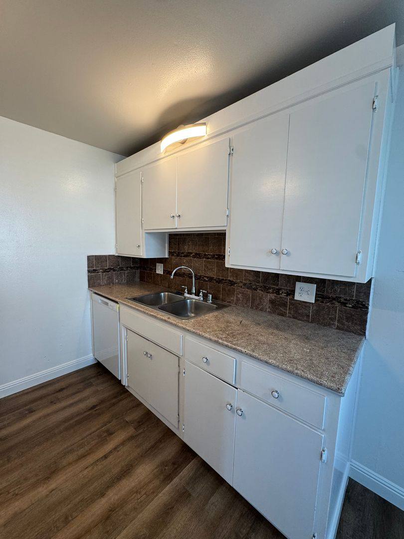 Apartment for rent at 221 Quincy St, Stockton, CA 95207