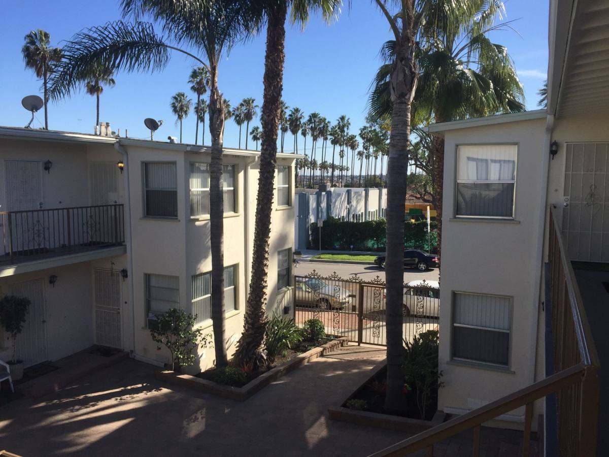 Apartment for rent at 3811 W 54th St, Los Angeles, CA 90043