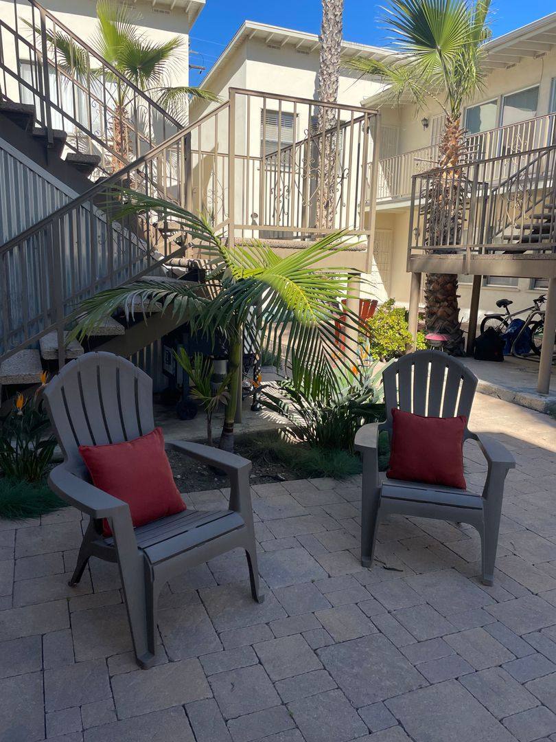 Apartment for rent at 3811 W 54th St, Los Angeles, CA 90043