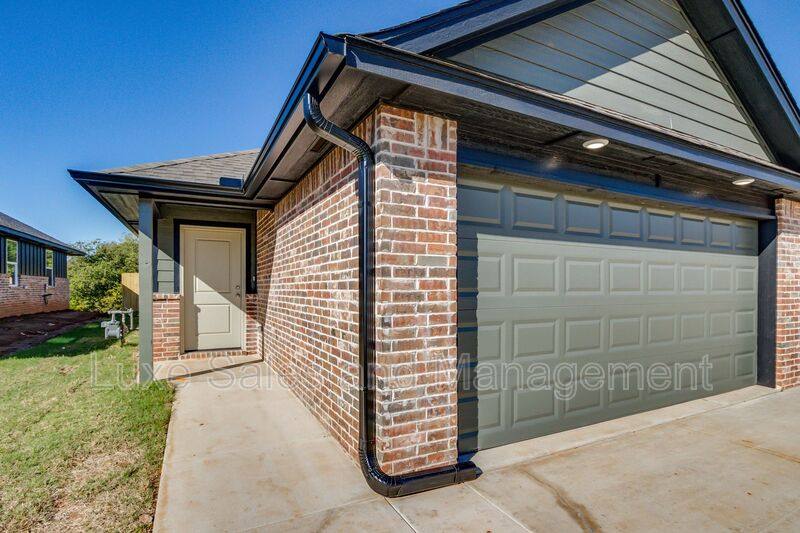 House for rent at 11505 Mackenzie Way, Yukon, OK 73099