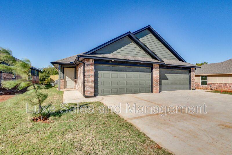 House for rent at 11505 Mackenzie Way, Yukon, OK 73099