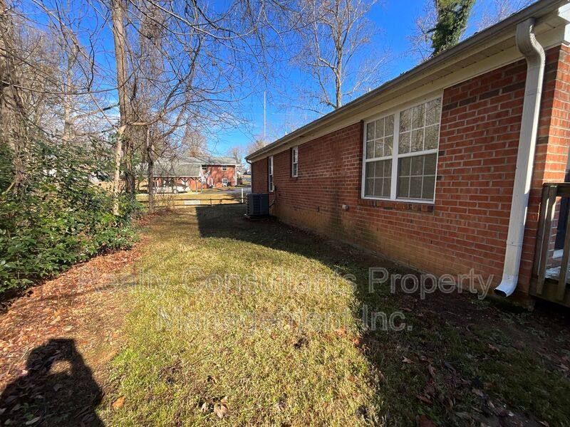 House for rent at 1506 Hidden Creek Terrace, High Point, NC 27260