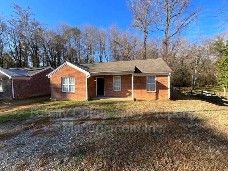 House for rent at 1506 Hidden Creek Terrace, High Point, NC 27260