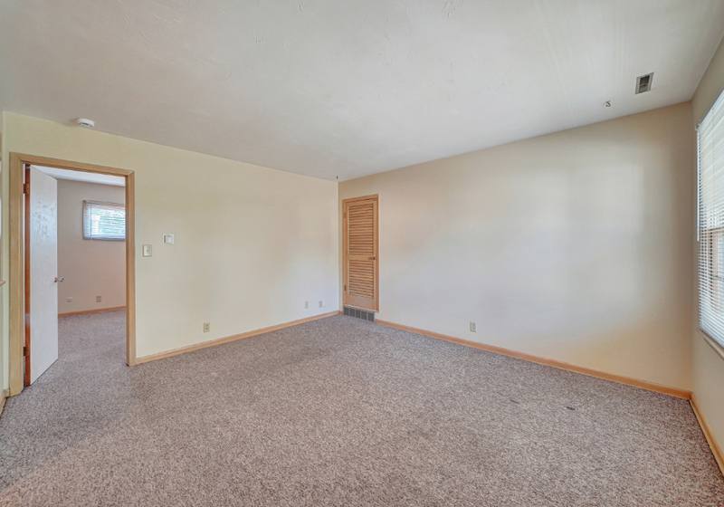 Apartment for rent at 5050 Cleveland Ave #3, Lincoln, NE 68504