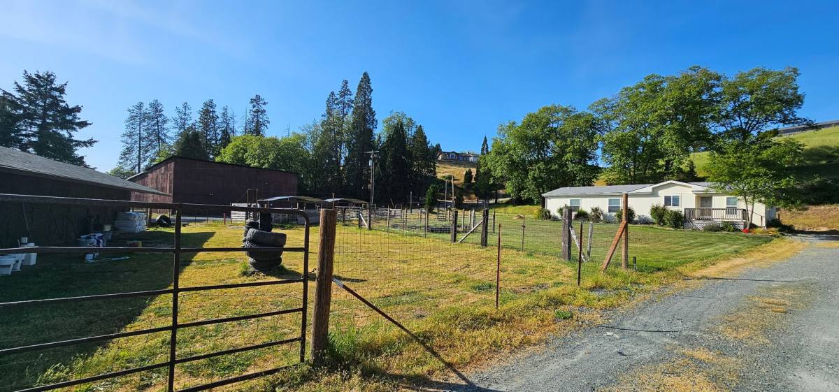 House for rent at 3312 Upper River Rd, Grants Pass, OR 97526