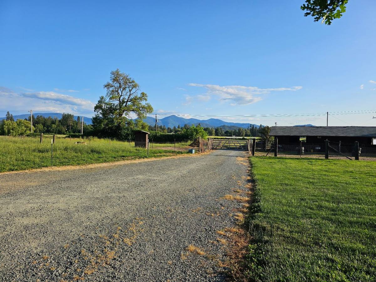 House for rent at 3312 Upper River Rd, Grants Pass, OR 97526