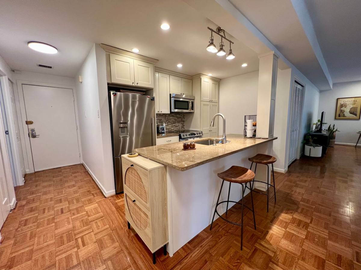 Apartment for rent at 136 N Bread St, Philadelphia, PA 19106