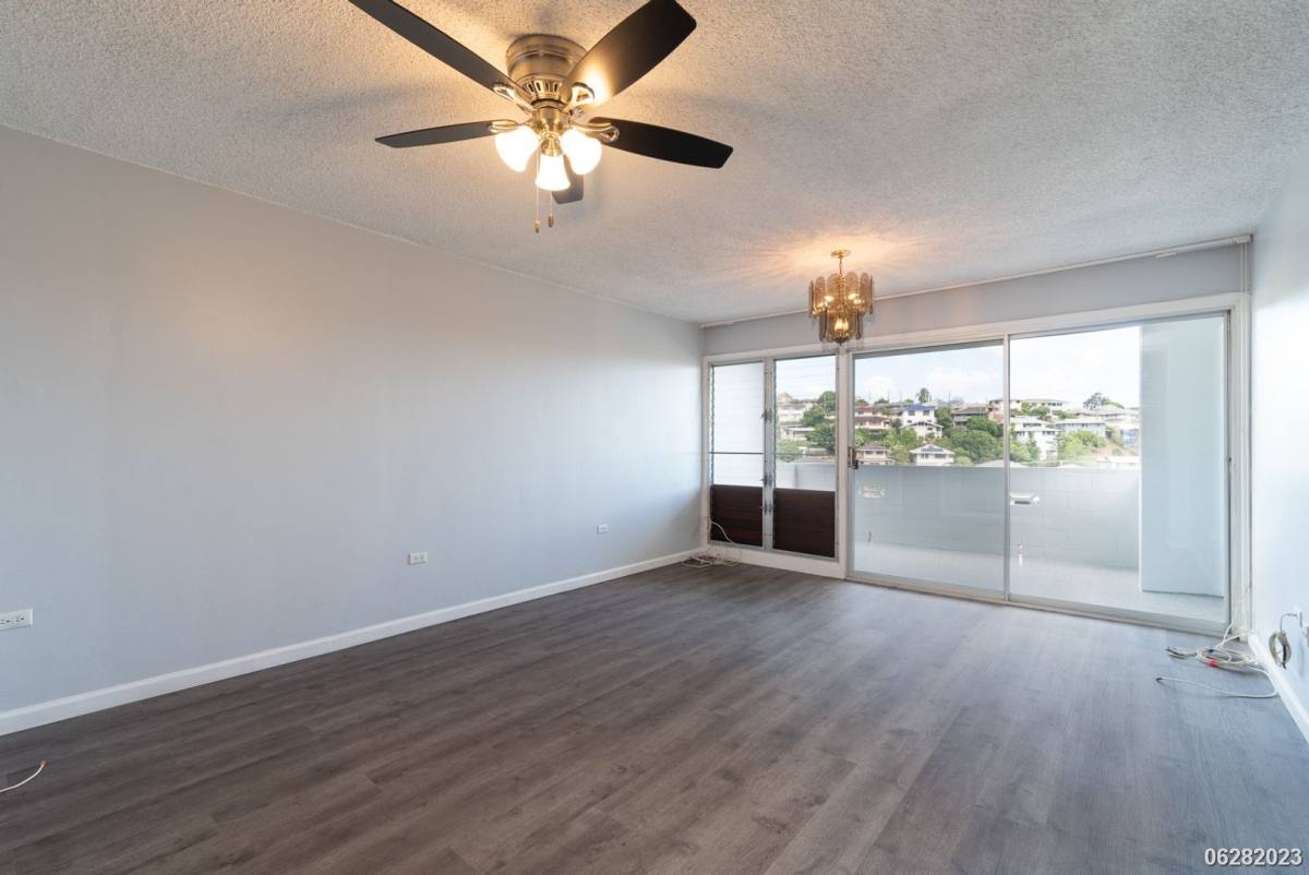 Apartment for rent at 2001 Aupuni St, Honolulu, HI 96817